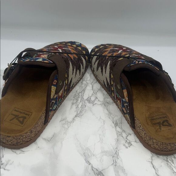 DIRTY LAUNDRY Bebidas Multicolor Southwestern Design Clogs-6.5 NEW! - Picture 6 of 8